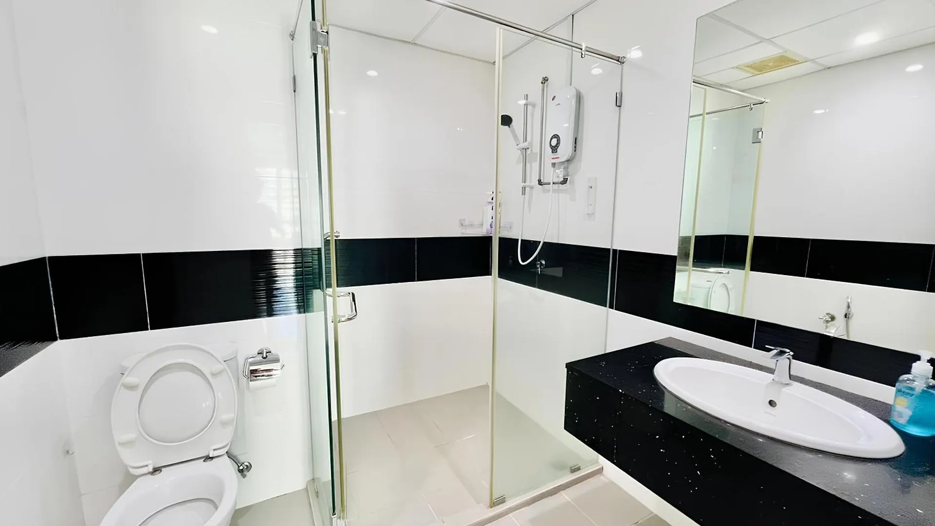 Daire Mansion One L 7Pax 2R2B L Seaview L Gleneagle L By Perfectsweethome George Town