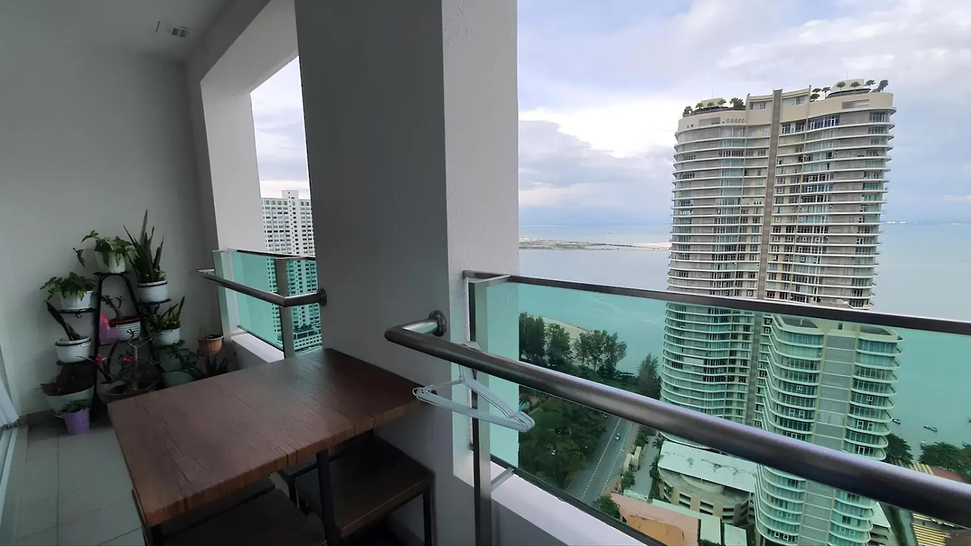 Mansion One L 7Pax 2R2B L Seaview L Gleneagle L By Perfectsweethome George Town Daire
